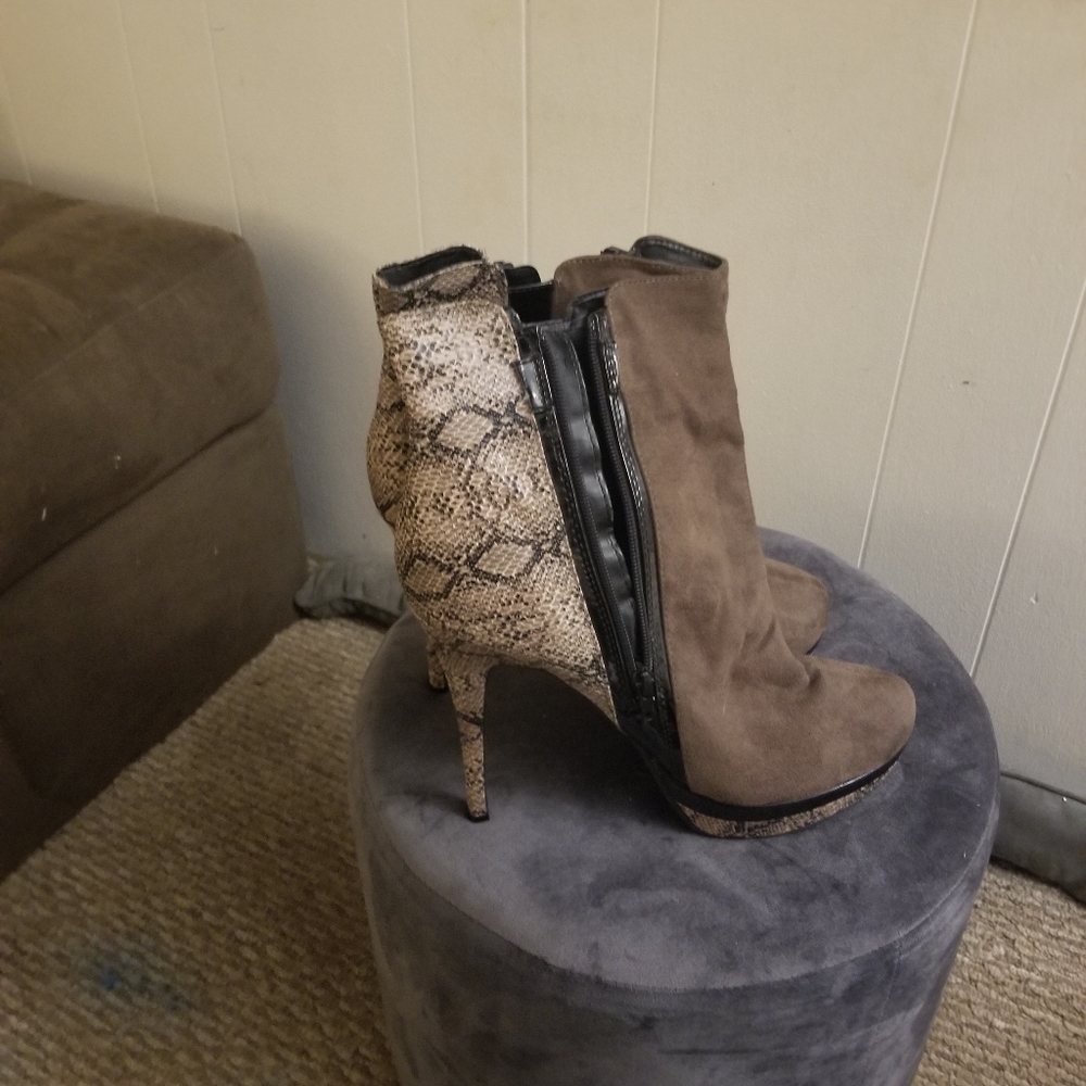 Boots - Picture 2 of 3